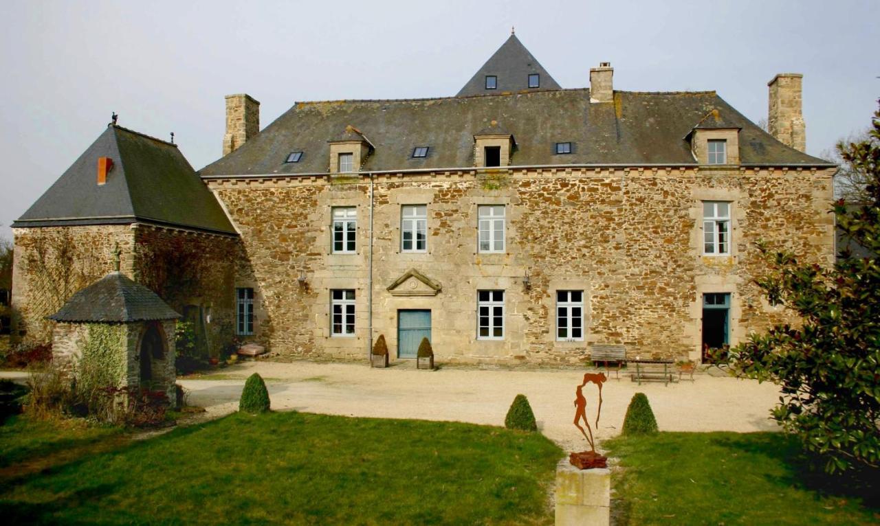 Gite La Passerelle - Manoir Le Plessix Madeuc Corseul المظهر الخارجي الصورة
